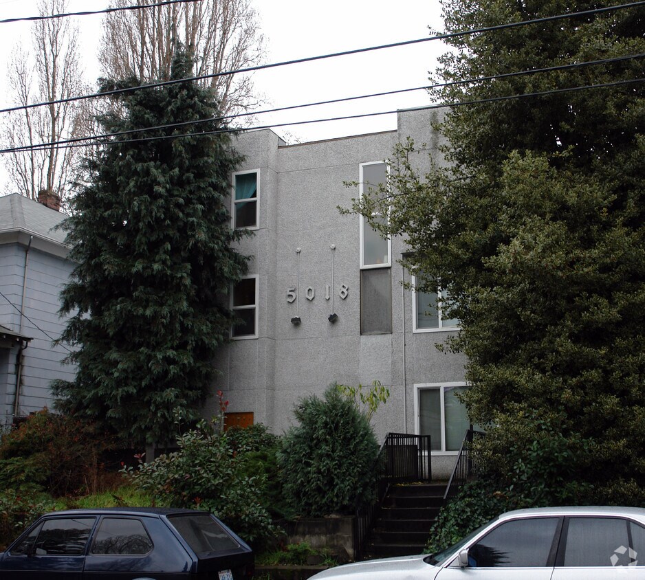 Primary Photo - 5018 11th Ave NE