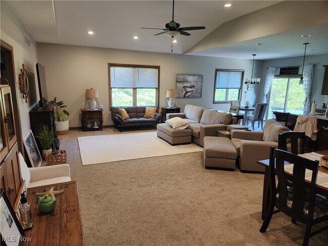 Foto del edificio - 1230 Pine Bluff Dr NE