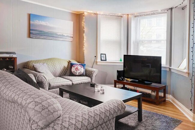 Foto del edificio - 2 bedroom in Chicago IL 60657