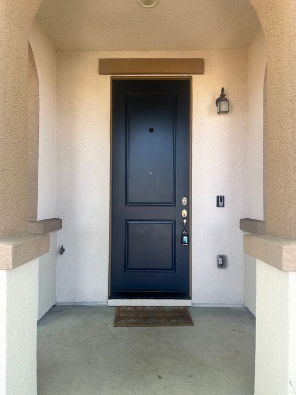 Building Photo - 842 Las Flores Rd