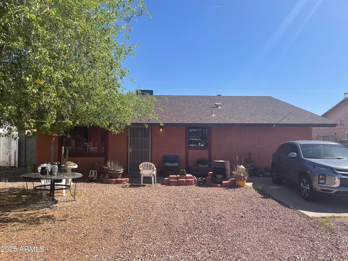 Primary Photo - 277 W 16th Ave