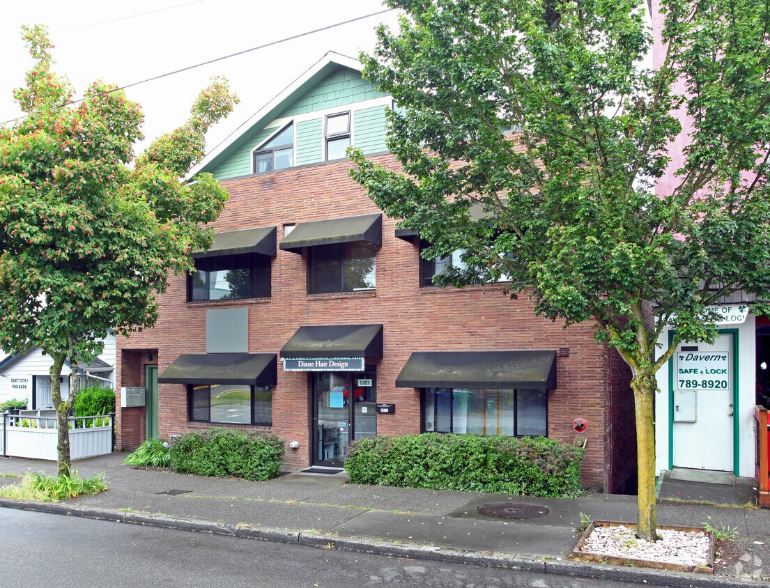 Primary Photo - 6512 Phinney Ave