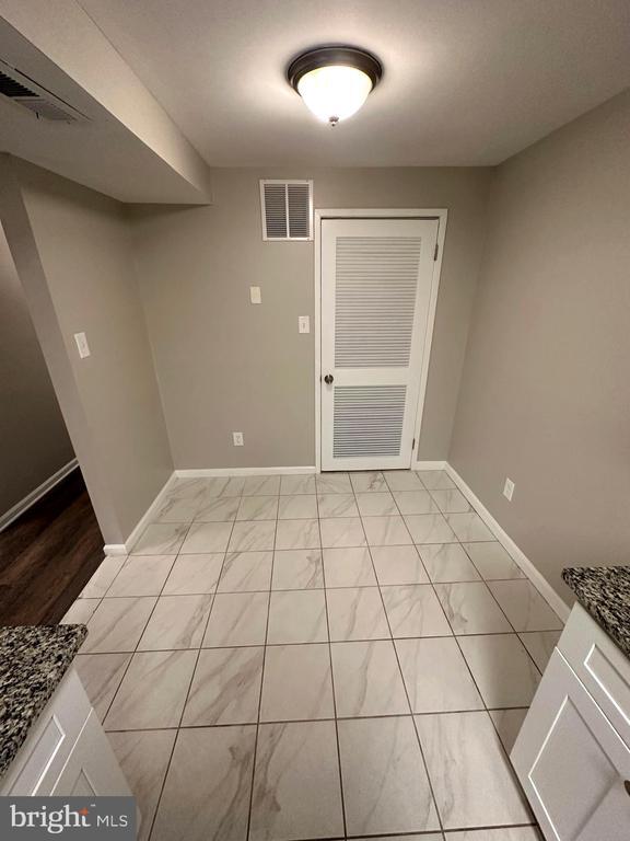 Foto del edificio - 10234 Prince Pl