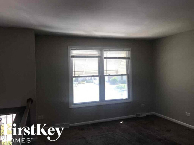 Foto del edificio - 6320 Streamwood Ln