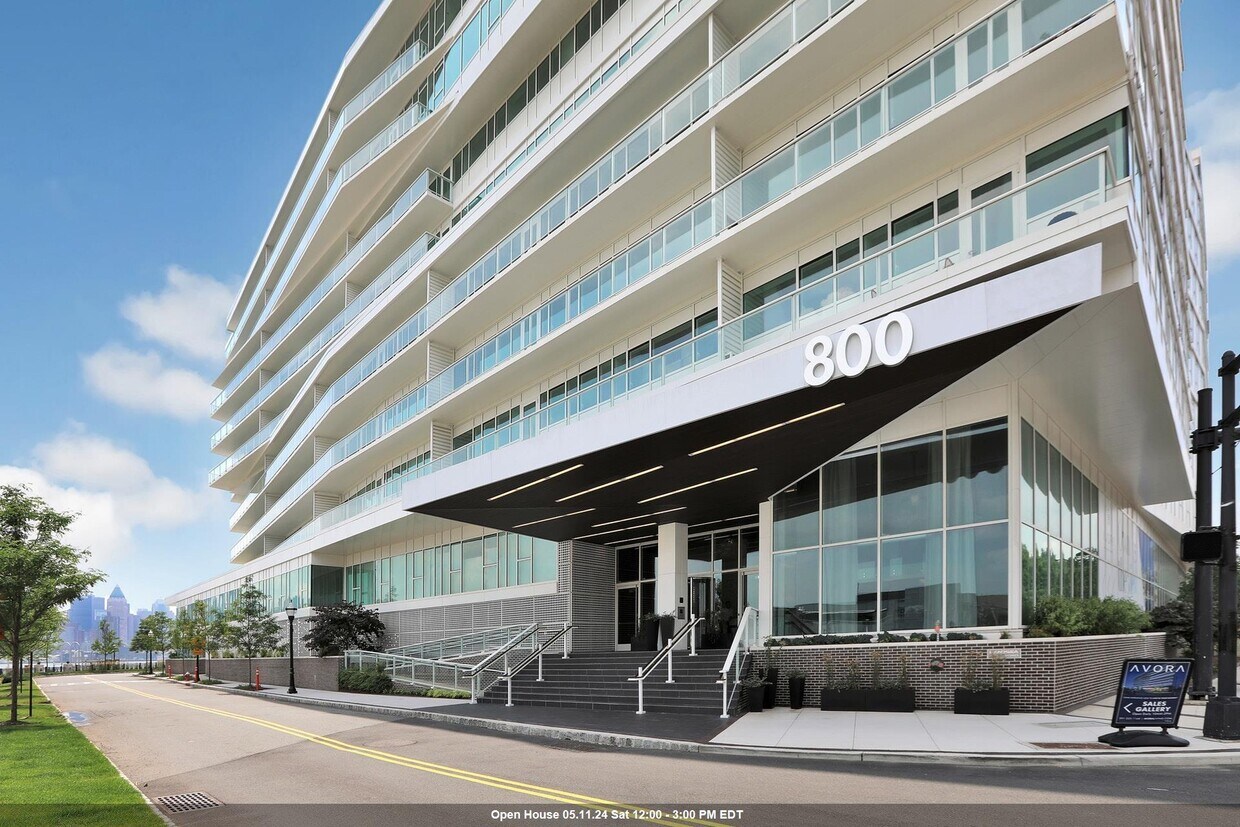 Primary Photo - 800 Ave at Port Imperial Blvd