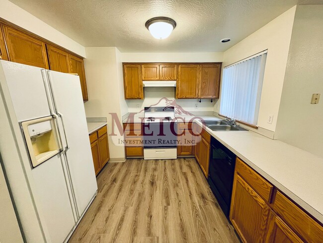 Building Photo - Spacious Thurston Home