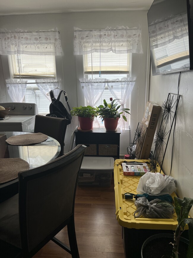 Building Photo - 255 Millbury St