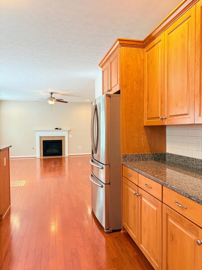 Foto del edificio - Large Spacious Home With Fully Fenced In Y...