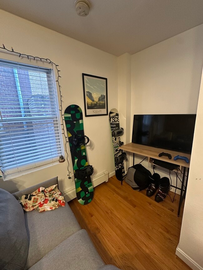 Building Photo - 20 Hanover Ave