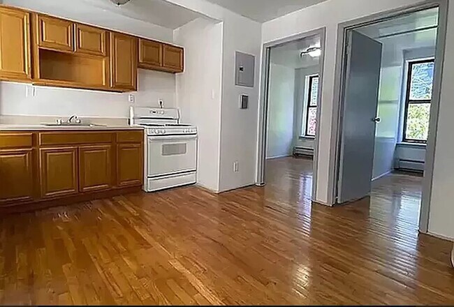Building Photo - 375 Pleasant Avenue