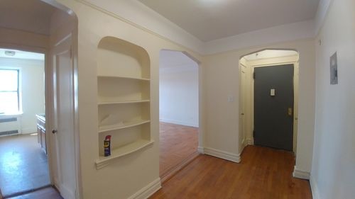 Foto del edificio - 8224 Bay Pkwy