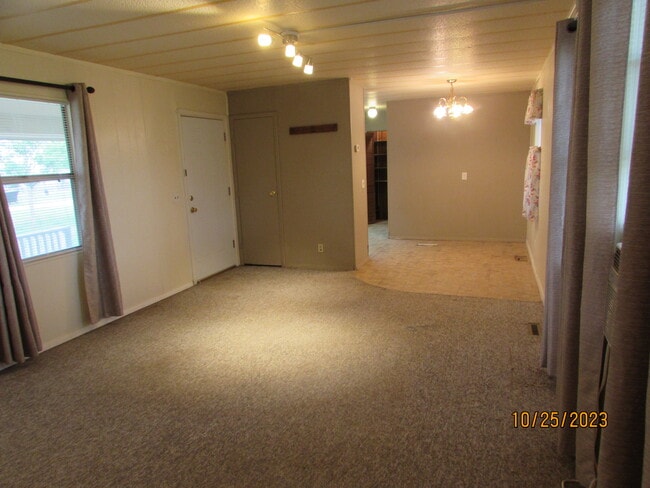 Building Photo - 1018 FM 812 Farm to Market