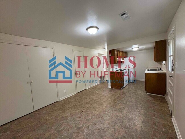 Foto del edificio - Three Bedroom Townhome | Now Available