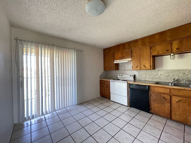 Building Photo - 1106 Eastside Dr