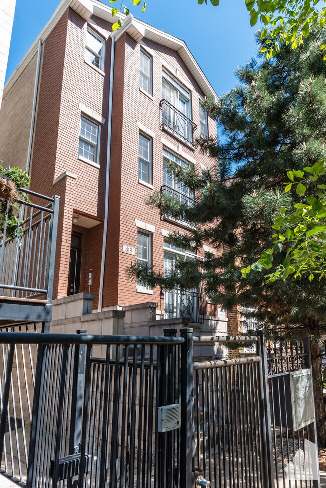 Foto del edificio - 819 N Wood St