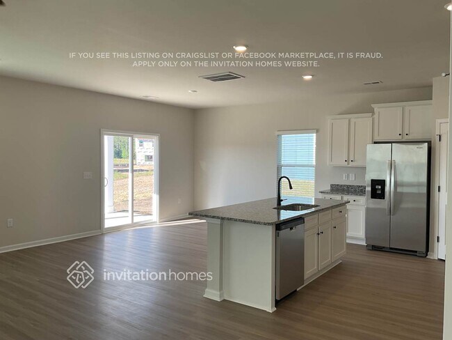 Building Photo - 3363 Fox Hall Dr