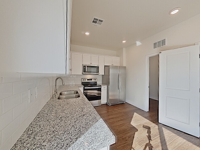 Building Photo - 9666 N Rancho Lozano