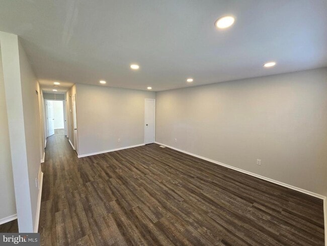 Building Photo - 2312 Evergreen Ave