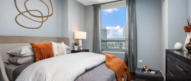 Foto del edificio - 305 N Canal St