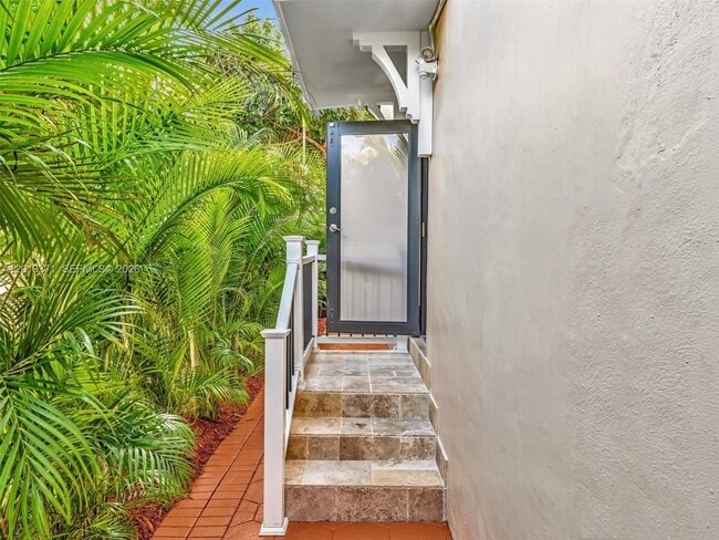 Foto del edificio - 6460 SW 2nd St