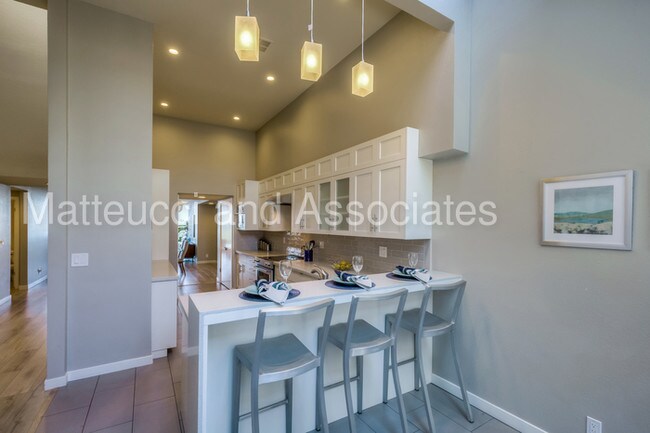 Building Photo - Beautiful condo on the delta!
