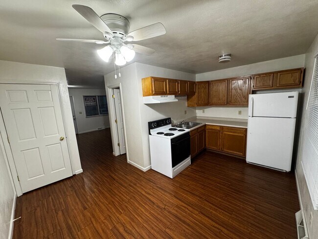 Foto del edificio - 725 W 61st St