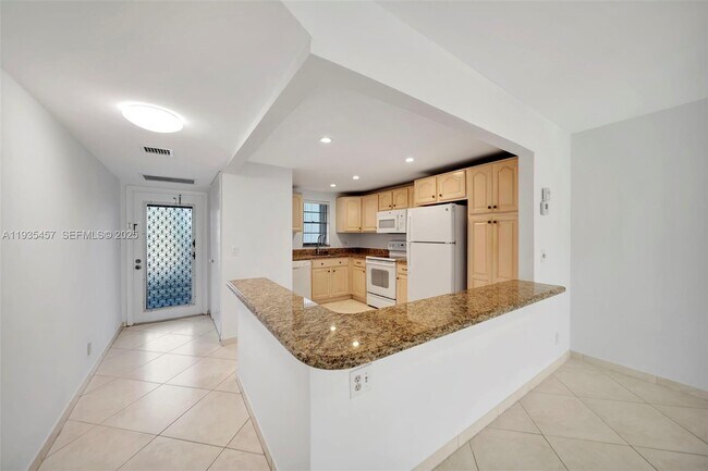 Foto del edificio - 2450 Deer Creek Country Club Blvd