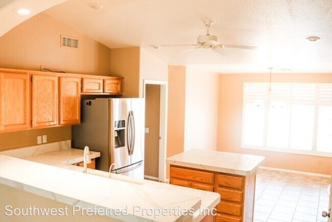 Building Photo - 2 br, 2 bath House - 3048 N. 152nd Dr.