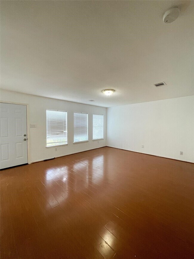 Foto del edificio - 11737 Logan Ridge Dr