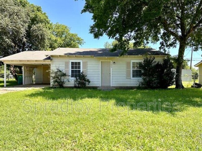 Building Photo - 1003 Magnolia Rd