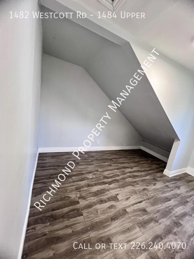 Photo du bâtiment - 1482 Westcott Rd
