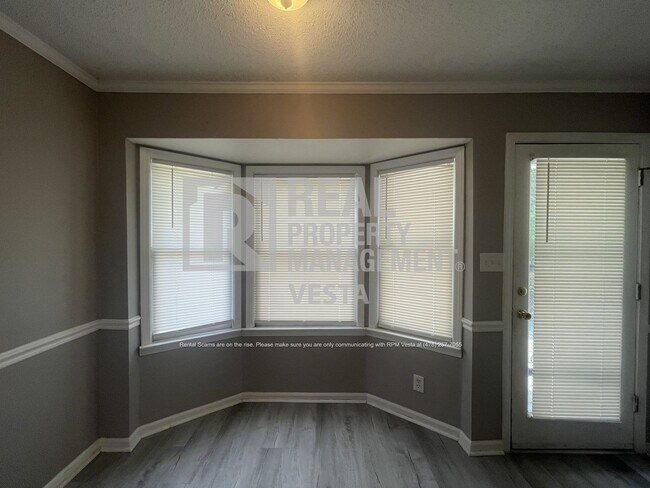 Foto del edificio - 160 N Springs Ct
