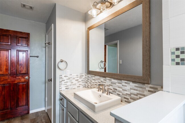 Foto del edificio - 4015 Postwood Dr