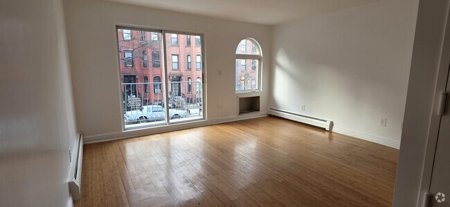 Building Photo - 32 Eldert St
