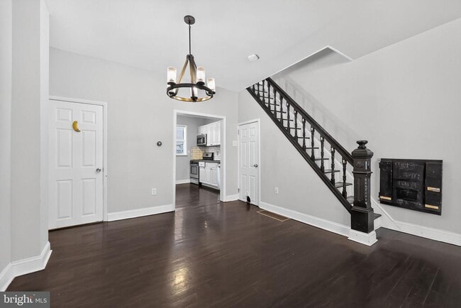 Building Photo - 2541 S Mole St