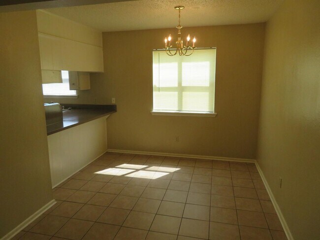 Foto del edificio - 4705 Albany Ave