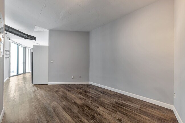 Foto del edificio - 690 SW 1st Ct