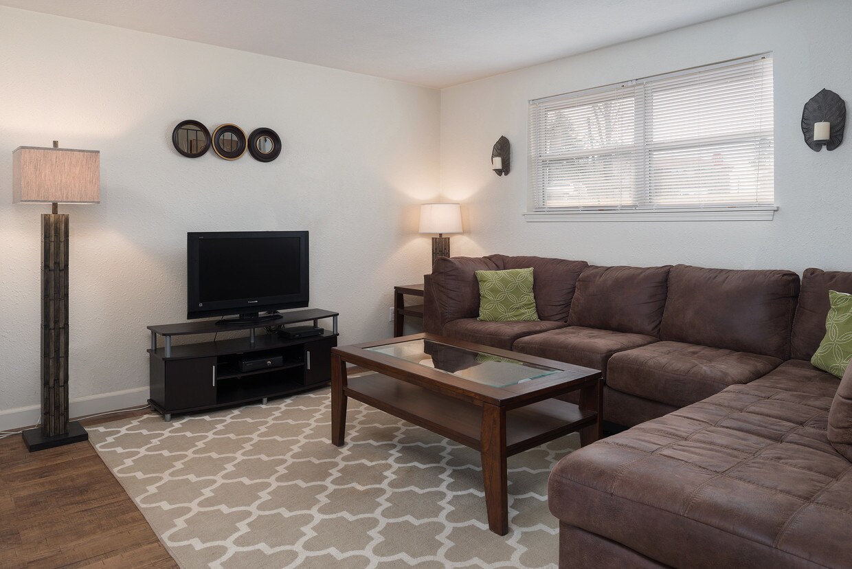 Green Door Apartments 101 Adeline Dr Belleville, IL Apartments for