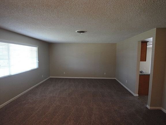 Building Photo - single family home