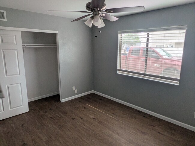 Foto del edificio - 2155 S Apache Dr