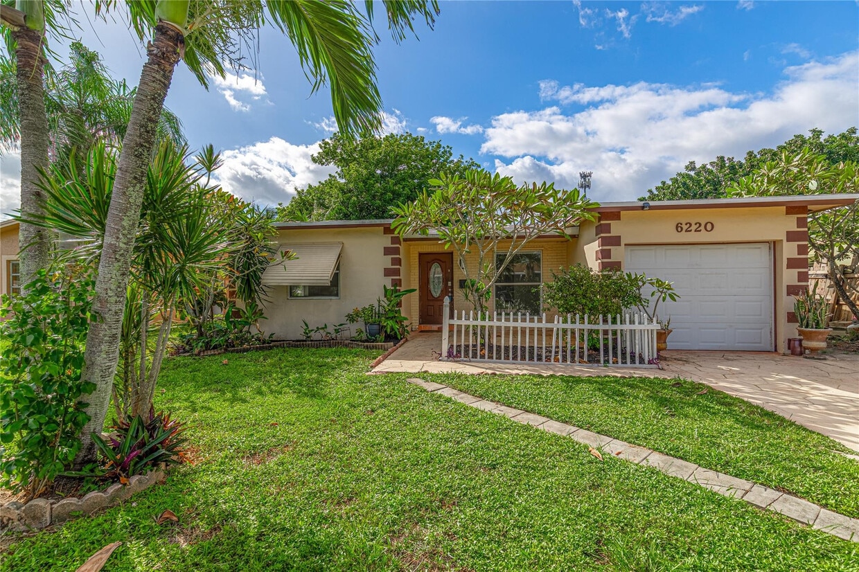 Foto principal - 6220 SW 9th Ct