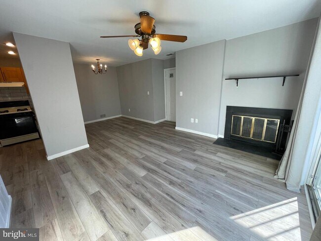 Foto del edificio - 45 Cypress Ct