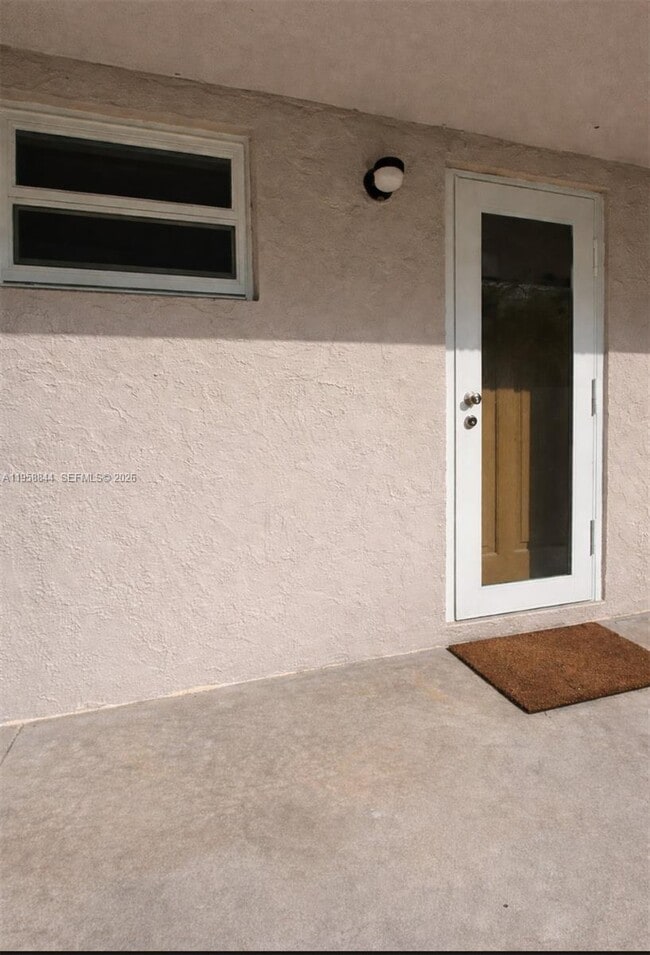 Building Photo - 2220 SW 46th Ct