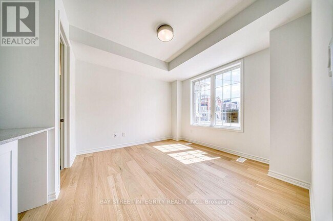 Photo du bâtiment - 338 Stony Hill Blvd