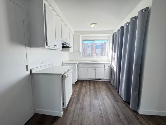 Photo du bâtiment - 5330 Pl Pontiac