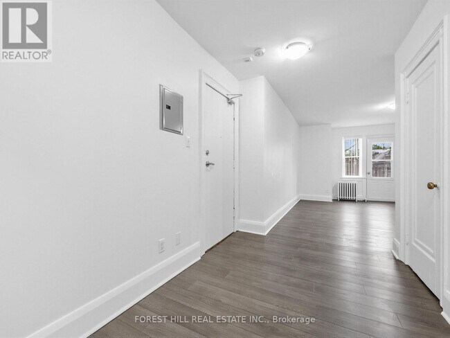 Photo du bâtiment - 312 Lonsdale Rd