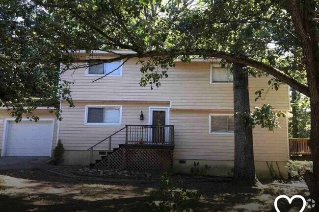 3620 Burt is the right side of the property, entered from either of the three side doors. - 3620 Burt Dr