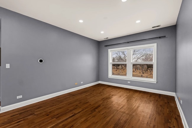 Photo - 1323 W Lawrence Ave Apartment