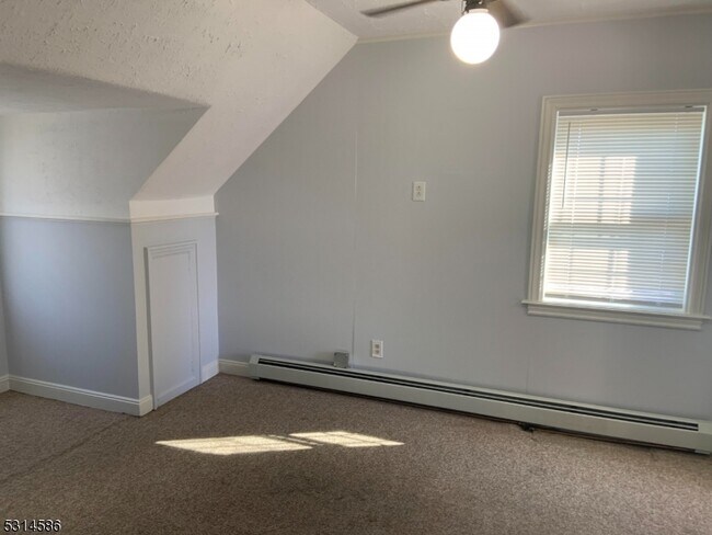 Foto del edificio - 27 N 6th Ave