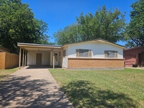Building Photo - 1505 Dakota St
